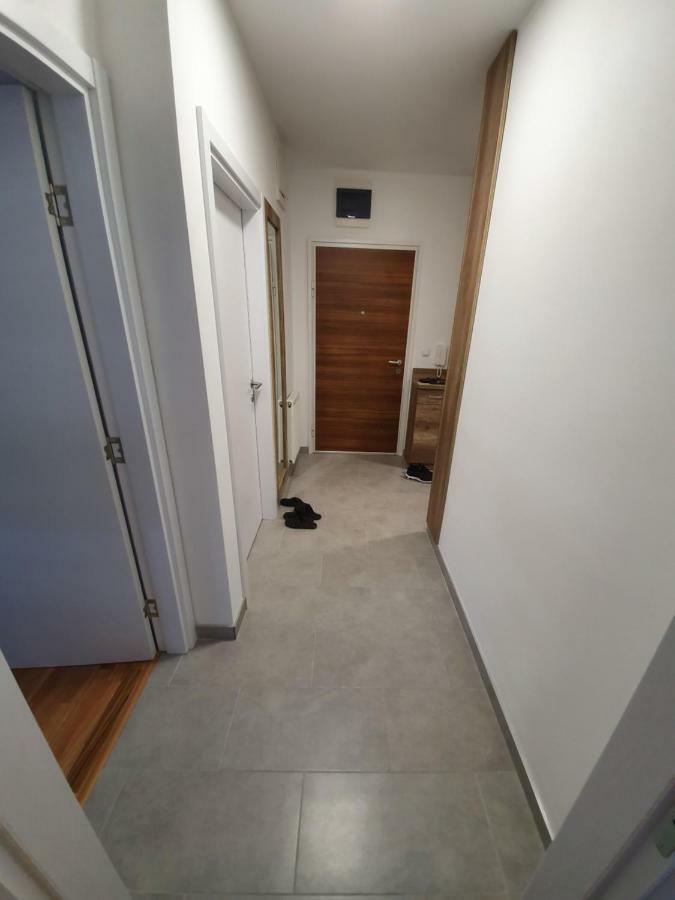 Apartman Lux Добой Екстериор снимка