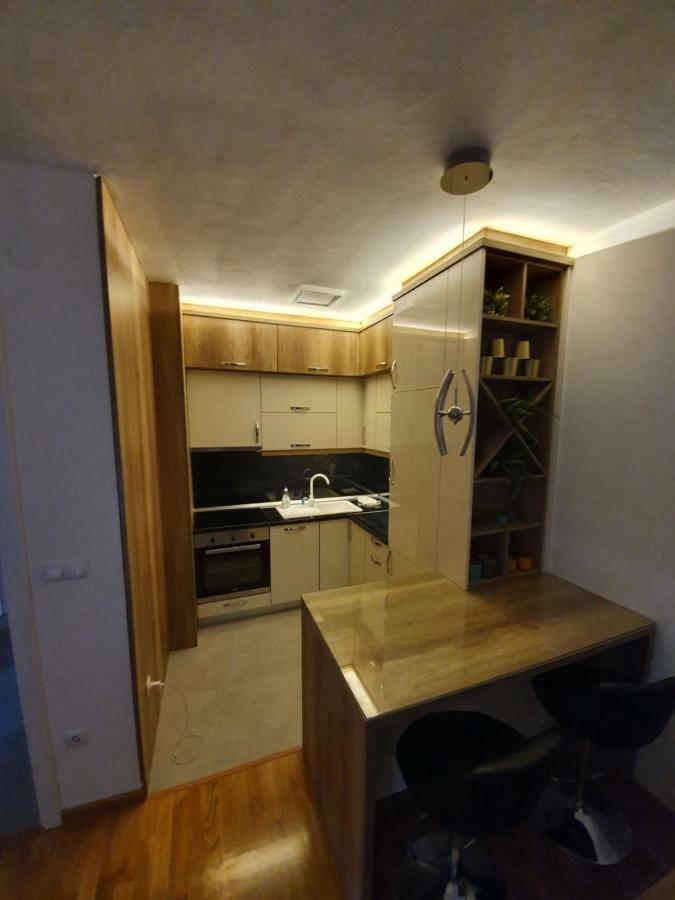 Apartman Lux Добой Екстериор снимка