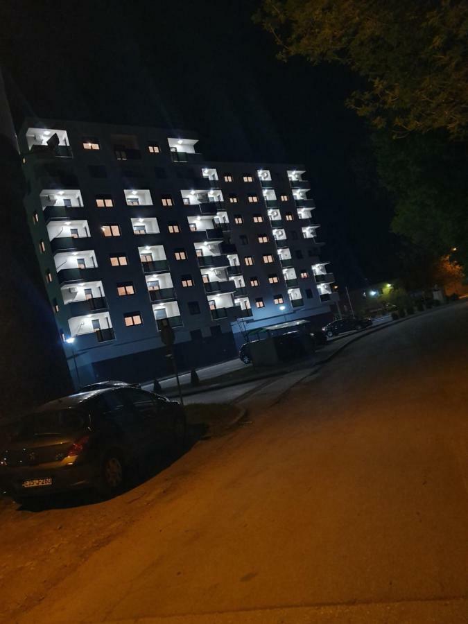 Apartman Lux Добой Екстериор снимка