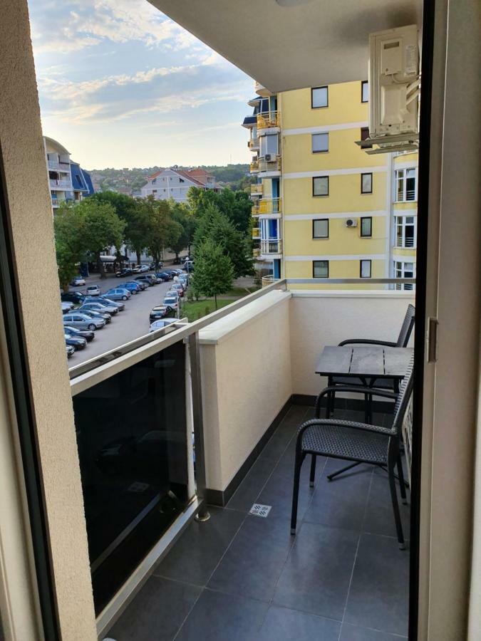 Apartman Lux Добой Екстериор снимка