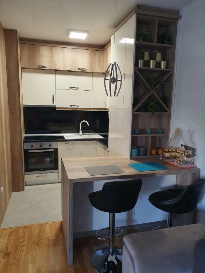 Apartman Lux Добой Екстериор снимка