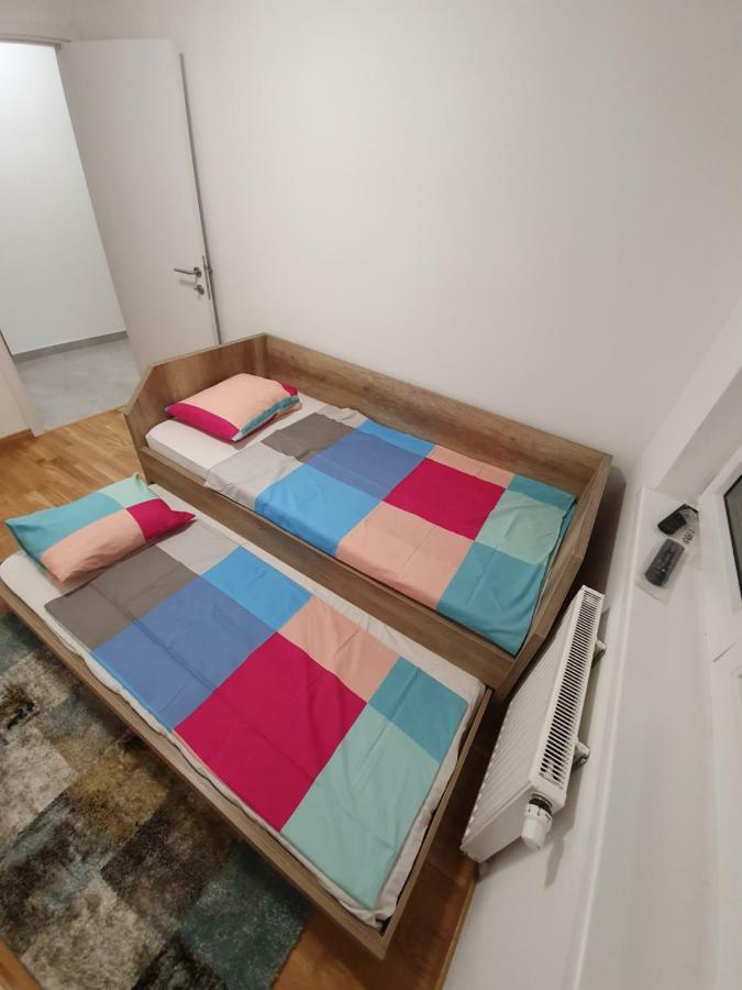 Apartman Lux Добой Екстериор снимка